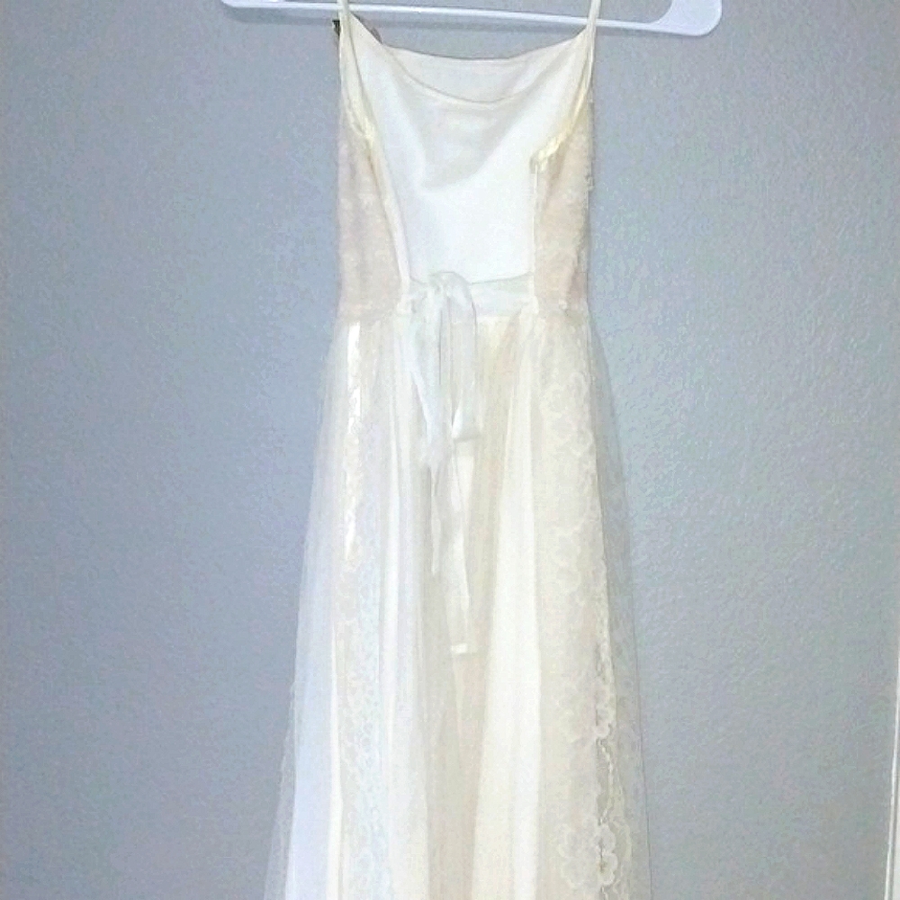 Amanda Rose Ivory Dress - Picture 4 of 7